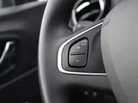 Renault Captur thumbnail 36