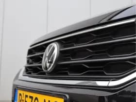 Volkswagen T-Roc thumbnail 11