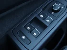 Volkswagen Golf thumbnail 23