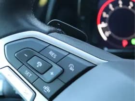 Volkswagen Golf thumbnail 28