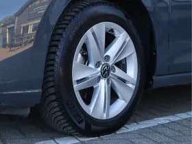 Volkswagen Golf thumbnail 10