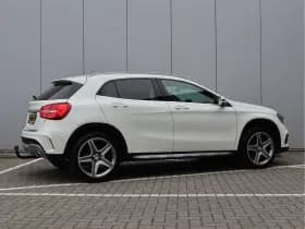 Mercedes-Benz GLA thumbnail 5