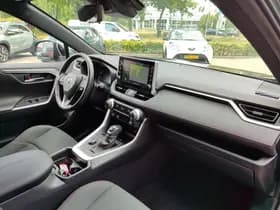 Toyota RAV4 thumbnail 2