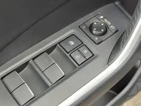 Toyota RAV4 thumbnail 17