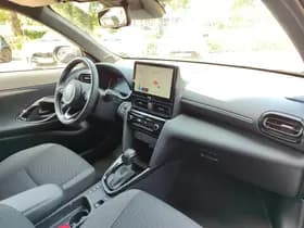 Toyota Yaris Cross thumbnail 2