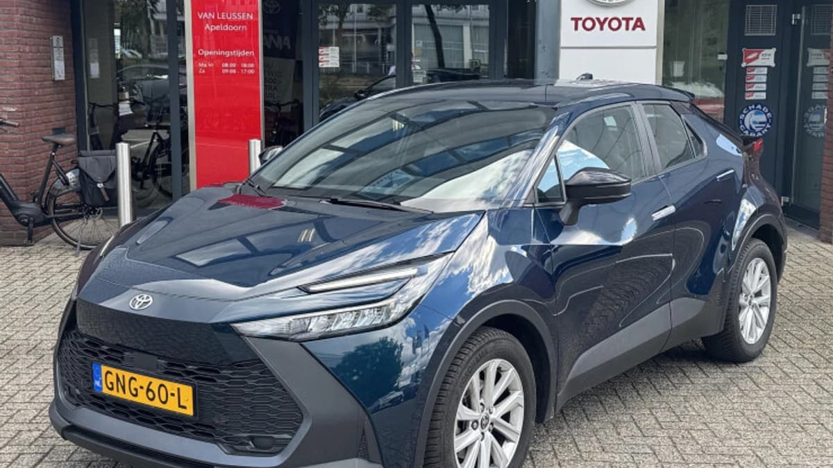 Toyota C hr — foto 1