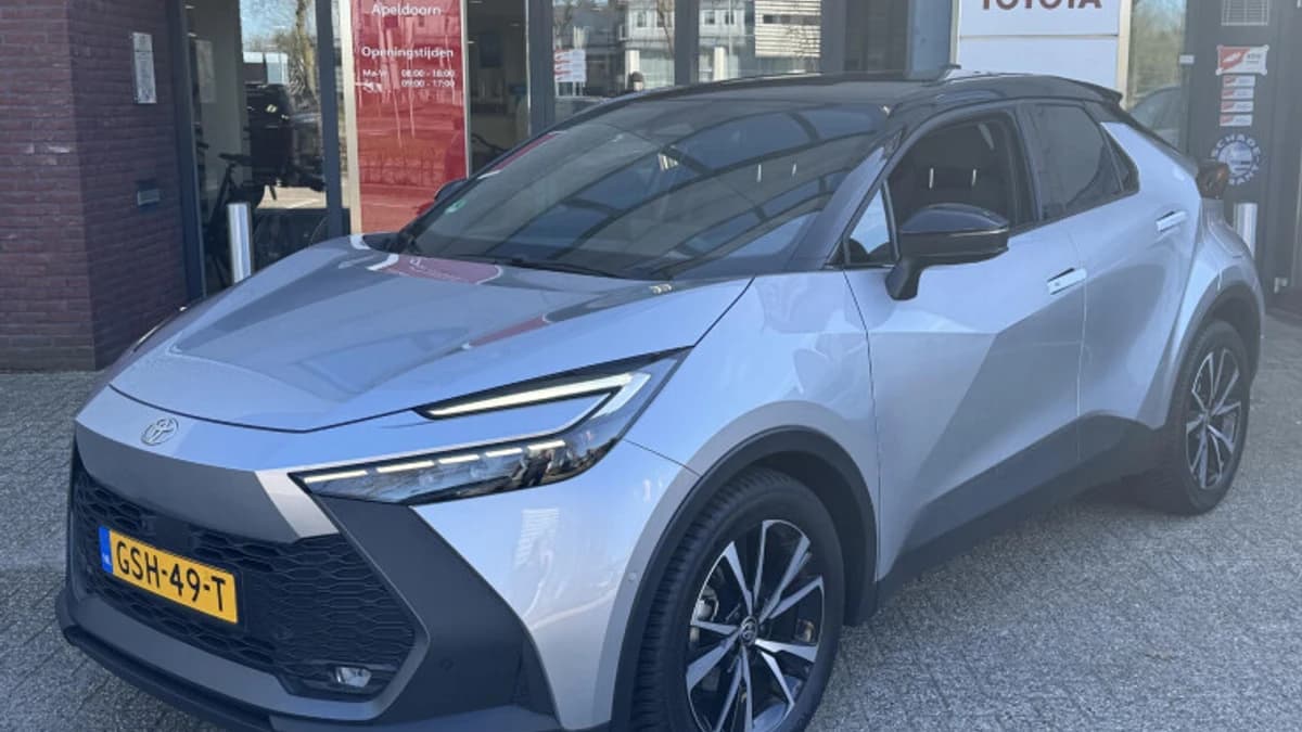 Toyota C hr — foto 1