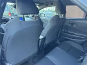 Toyota C hr thumbnail 40