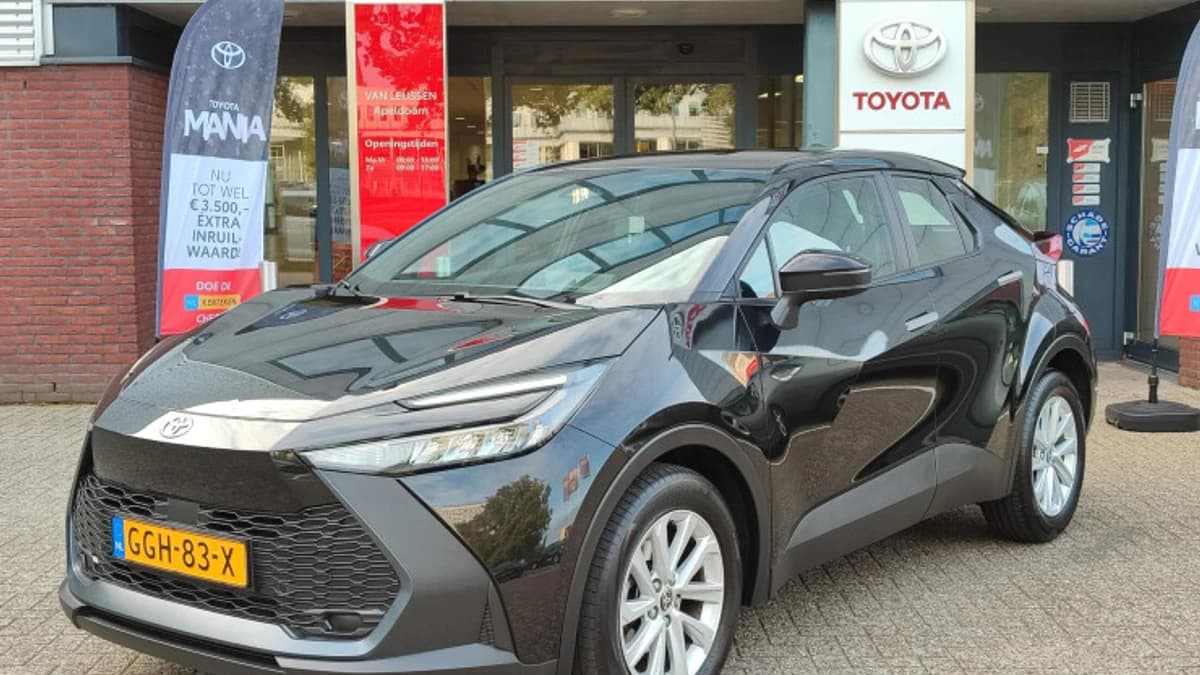 Toyota C hr — foto 1