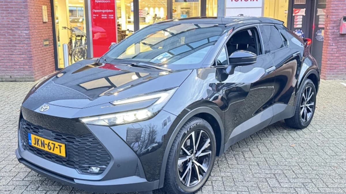 Toyota C hr — foto 1