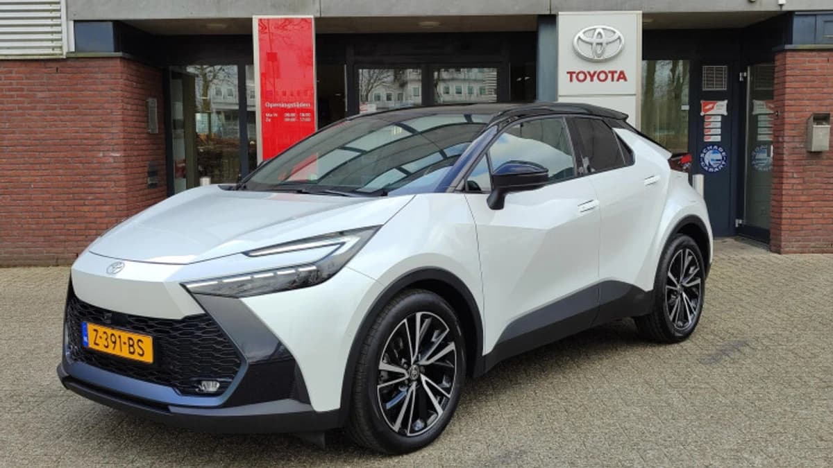 Toyota C hr — foto 1