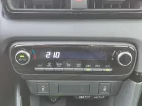 Toyota Yaris thumbnail 28