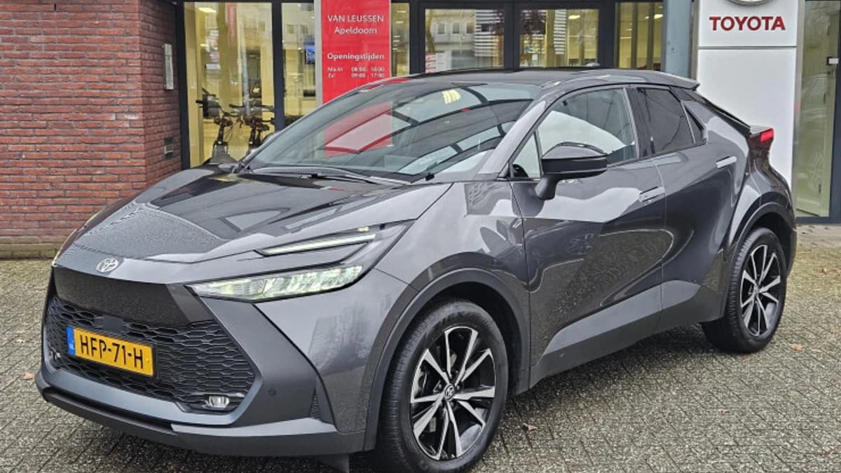 Toyota C hr — foto 1