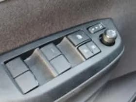 Toyota Yaris thumbnail 50