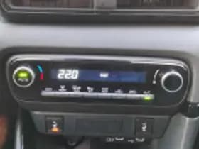 Toyota Yaris thumbnail 61