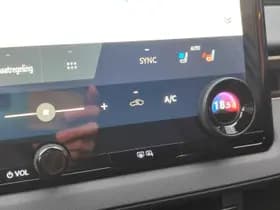 Toyota bZ4X thumbnail 40