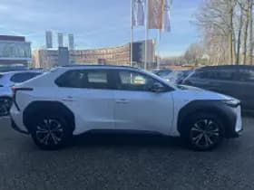 Toyota bZ4X thumbnail 6