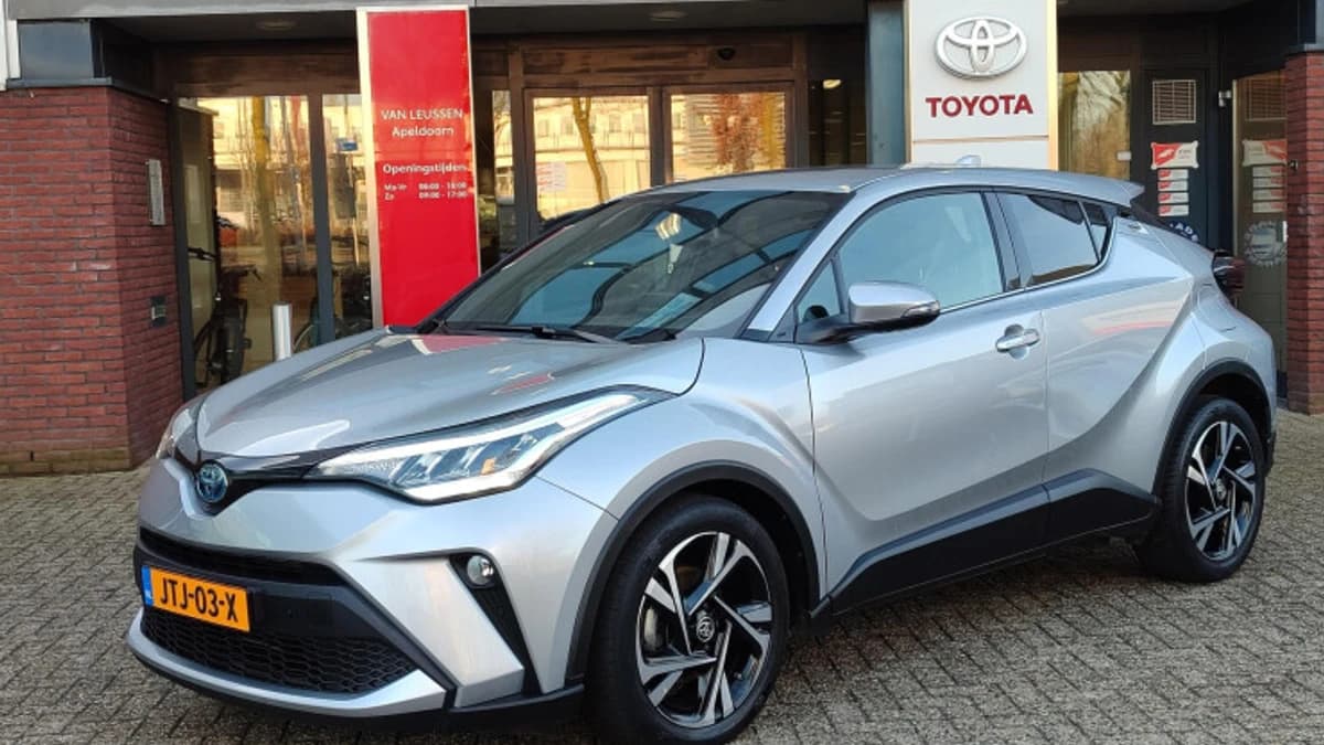Toyota C hr — foto 1