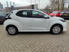 Toyota Yaris thumbnail 12