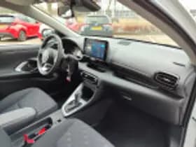 Toyota Yaris thumbnail 35