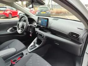 Toyota Yaris thumbnail 8