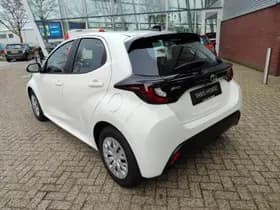 Toyota Yaris thumbnail 9