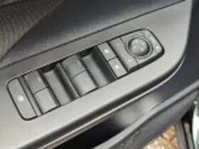 Toyota C hr thumbnail 62