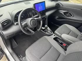 Toyota Yaris Cross thumbnail 2