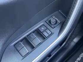 Toyota RAV4 thumbnail 17