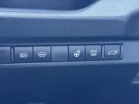 Toyota RAV4 thumbnail 18