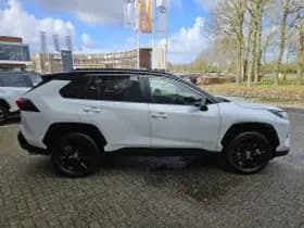 Toyota RAV4 thumbnail 6