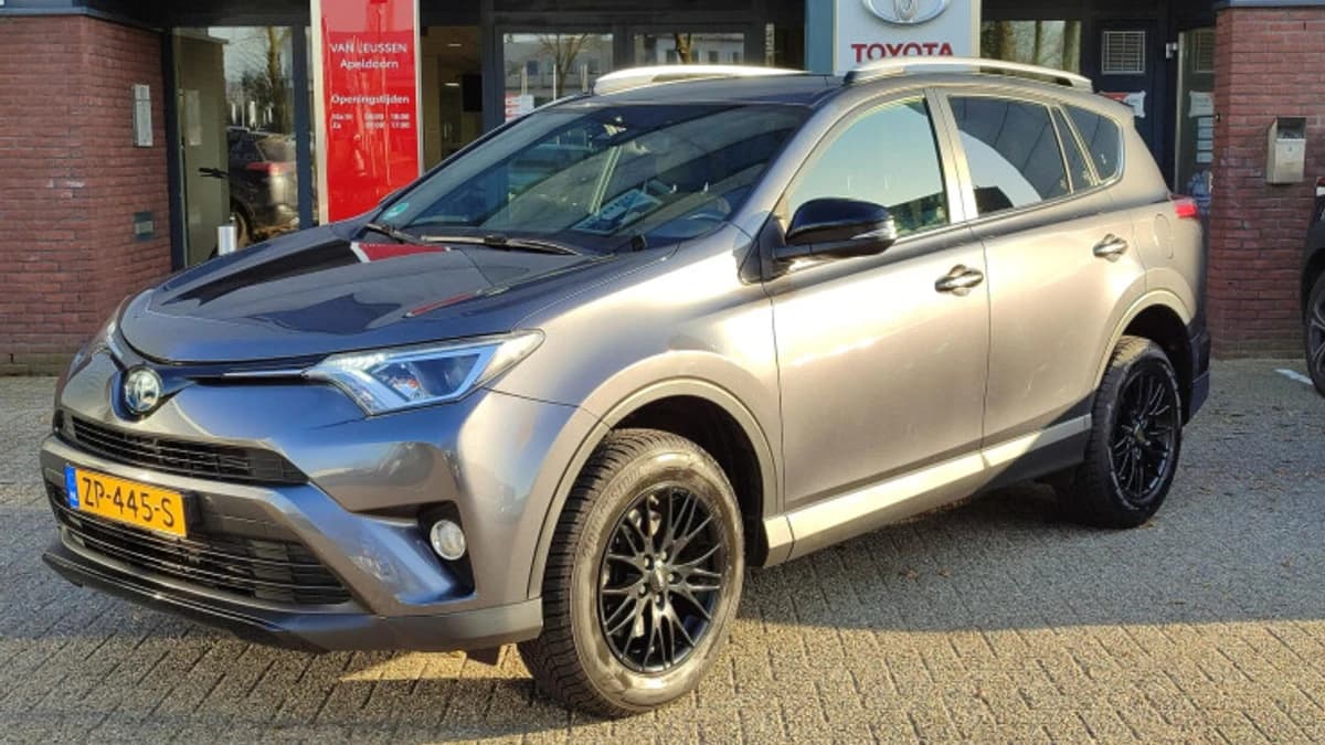 Toyota RAV4 — foto 1