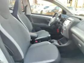 Toyota Aygo thumbnail 45