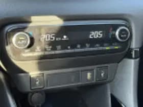 Toyota Yaris thumbnail 61