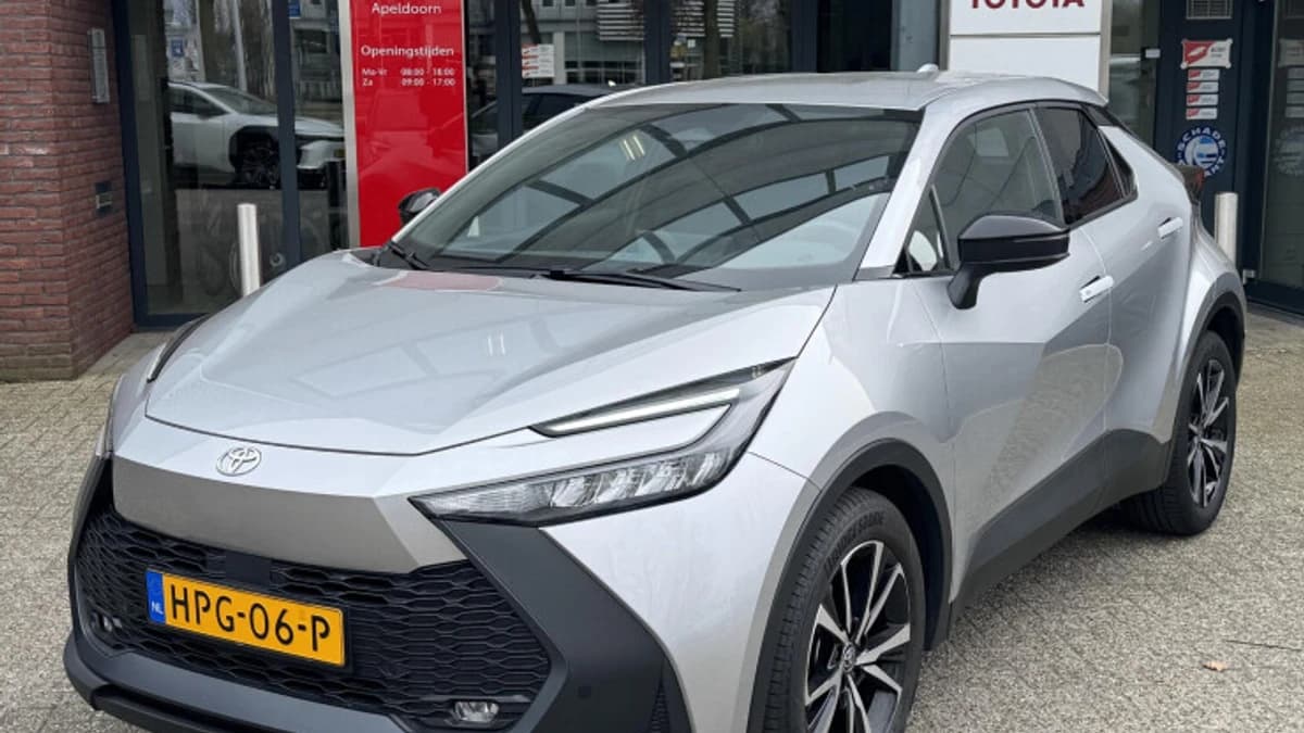 Toyota C hr — foto 1