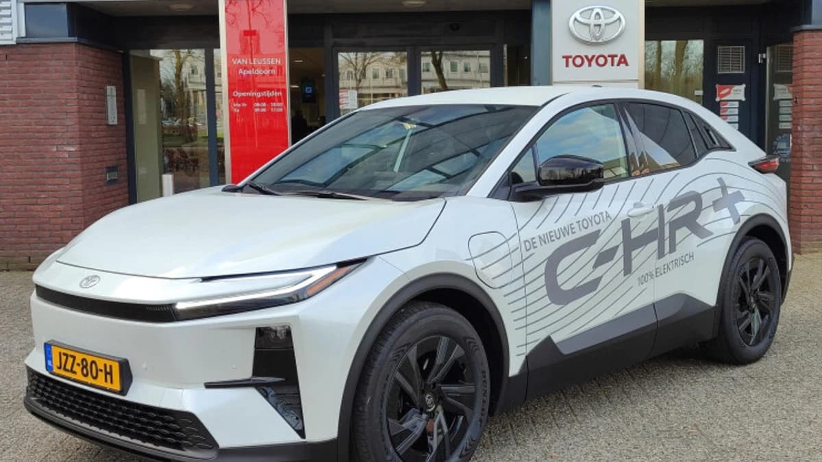 Toyota C hr — foto 1