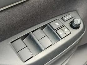 Toyota Yaris thumbnail 29