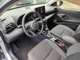 Toyota Yaris thumbnail 4