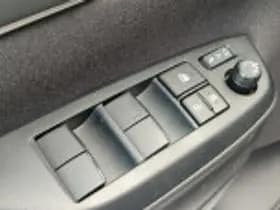 Toyota Yaris thumbnail 66