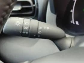 Toyota Yaris thumbnail 75