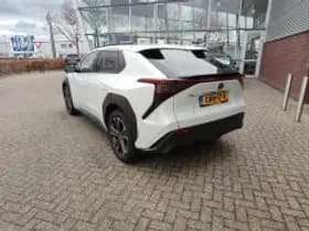 Toyota bZ4X thumbnail 3