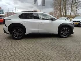 Toyota bZ4X thumbnail 6