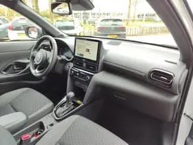 Toyota Yaris Cross thumbnail 2