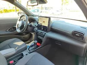 Toyota Yaris Cross thumbnail 2