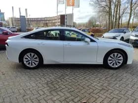 Toyota Mirai thumbnail 12