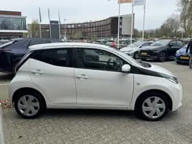 Toyota Aygo thumbnail 12