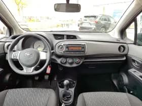 Toyota Yaris thumbnail 13