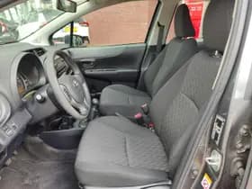 Toyota Yaris thumbnail 15