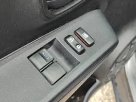 Toyota Yaris thumbnail 16
