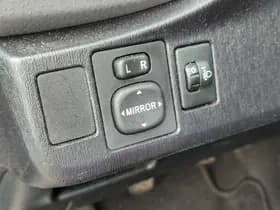 Toyota Yaris thumbnail 17